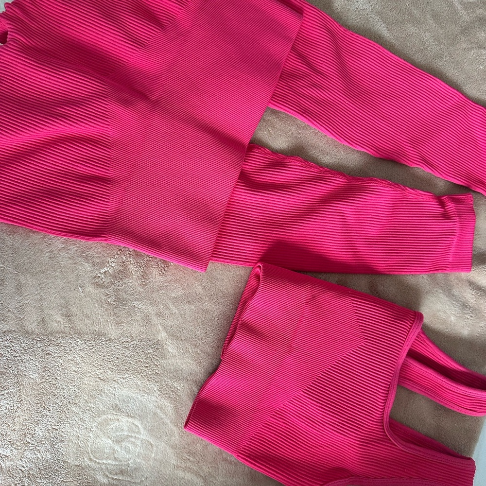 Source Unknown Pink Ribbed Leggings and Top Set